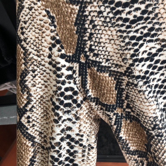 Snake skin printed crop top - Picture 3 of 3
